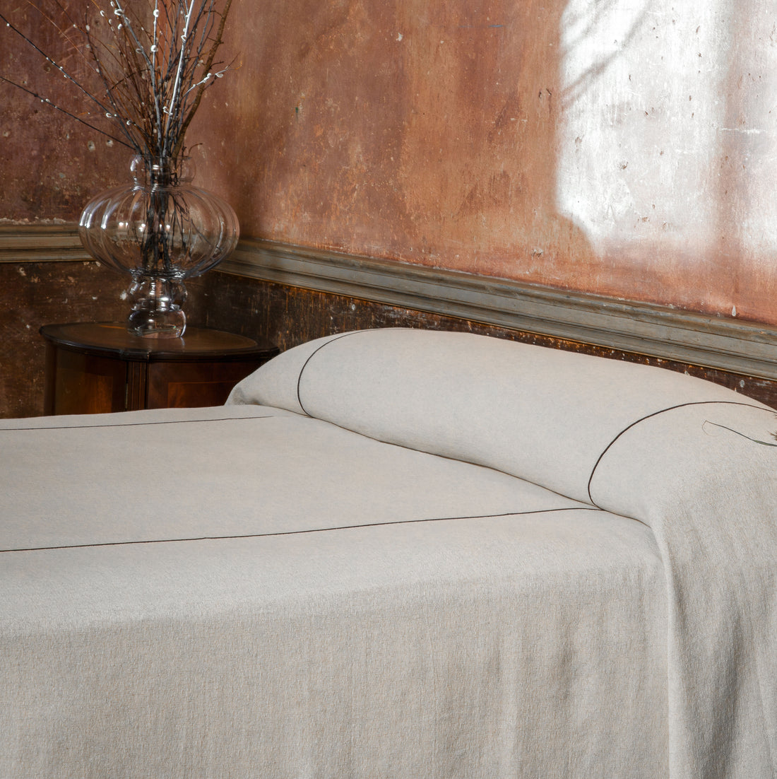Easy, no fuss solution to dressing your bed